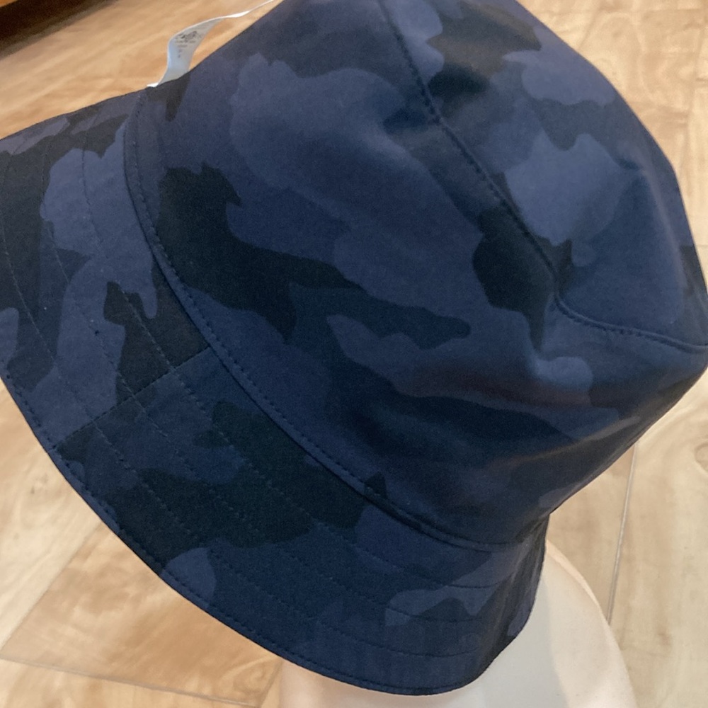 NWT Lululemon Both Ways Bucket Hat blk/camo - Picture 11 of 15